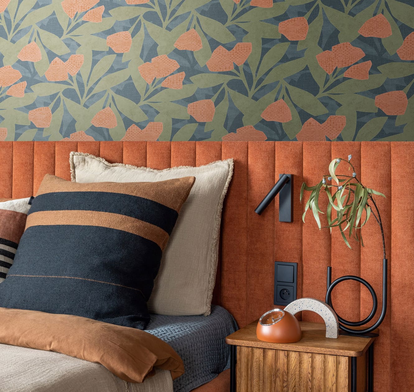 Обои Luna Круиз Цветы рассвета CRZ3 005/1 10,05×1 фото в интерьере